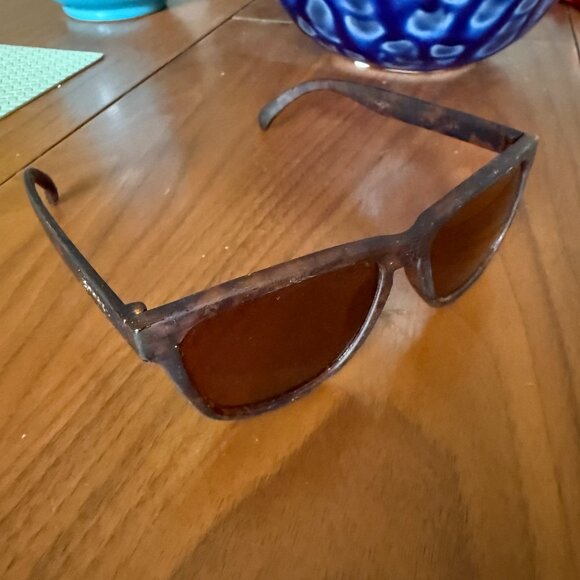 Goodr Tortoiseshell Sunglasses - Picture 4 of 4